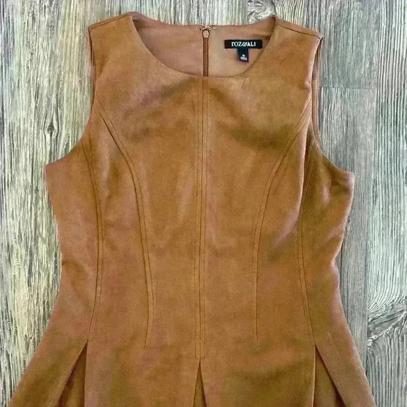 ROZ & ALI Faux Suede Women's 10 Sleeveless Fit and Flare Brown Dress Stretch Zip - Picture 8 of 11